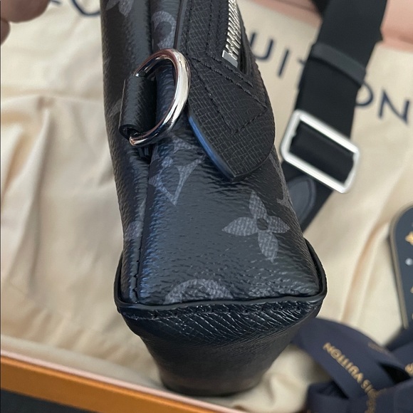 Louis Vuitton Duo Slingbag - Picture 7 of 13